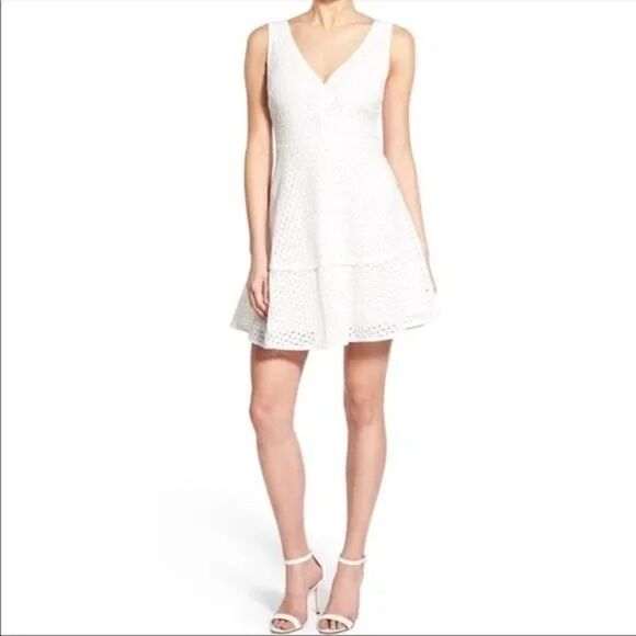 Cupcakes and Cashmere Matilda' Lacey Eyelet Dress deep V crocheted white dress - Picture 1 of 8